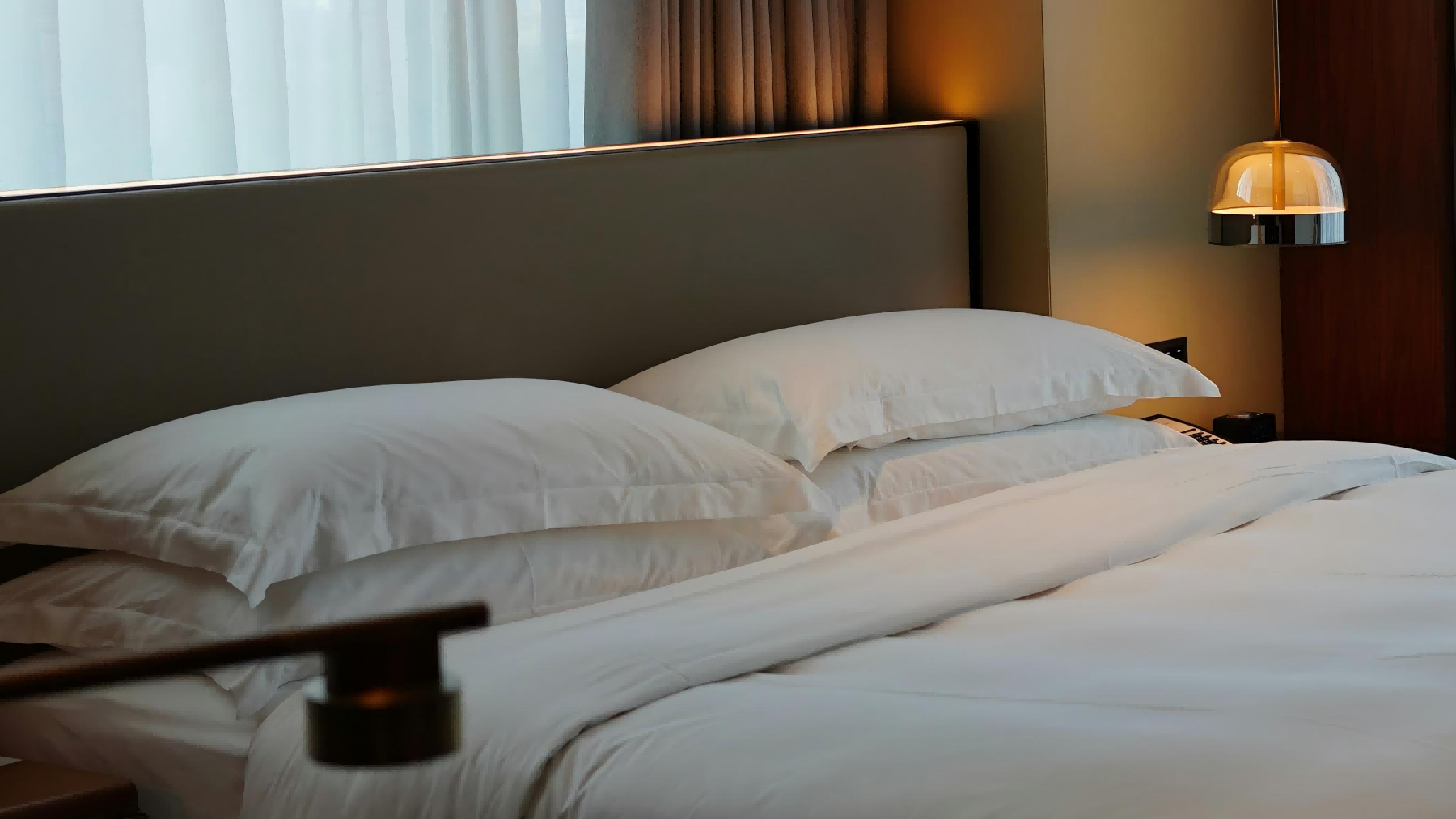 Hotel Cover